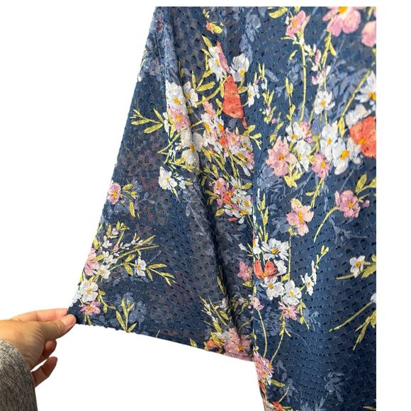 Maurices Beautiful Kimono Size 4X in Blue Floral - Picture 6 of 10